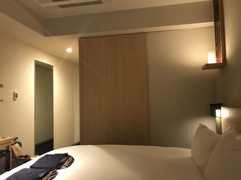部屋入口側