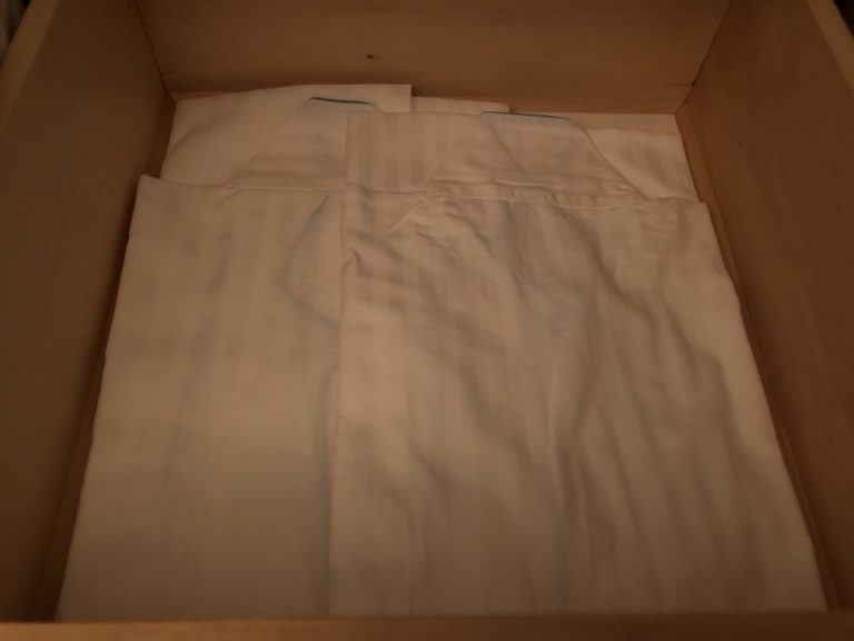 ベットサイド クローゼット(1)