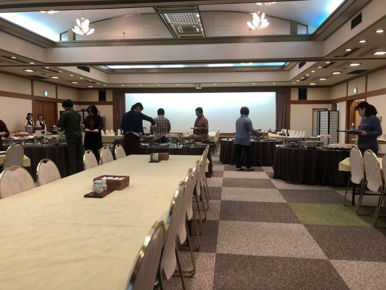 朝食会場