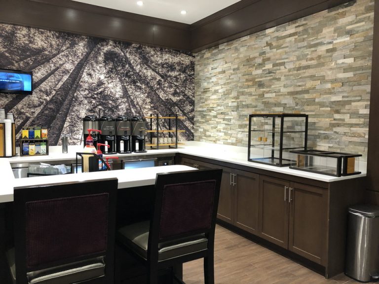 ロビーではコーヒーとティーが24時間飲めます