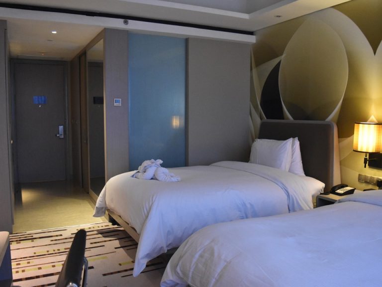 客室からドア方向