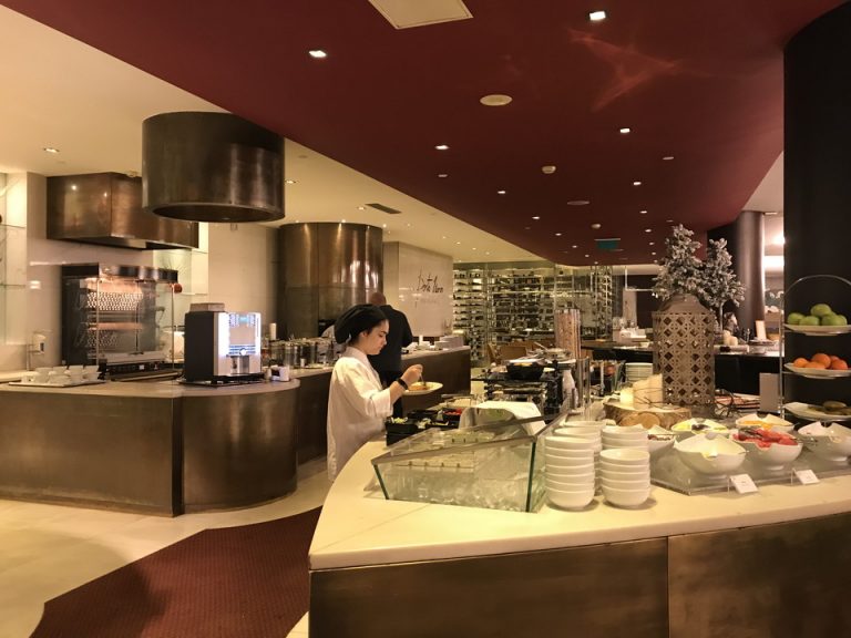 朝食会場内部