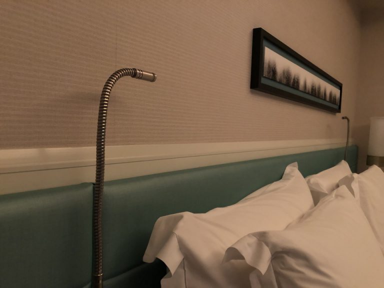 読書灯は両サイドにありました