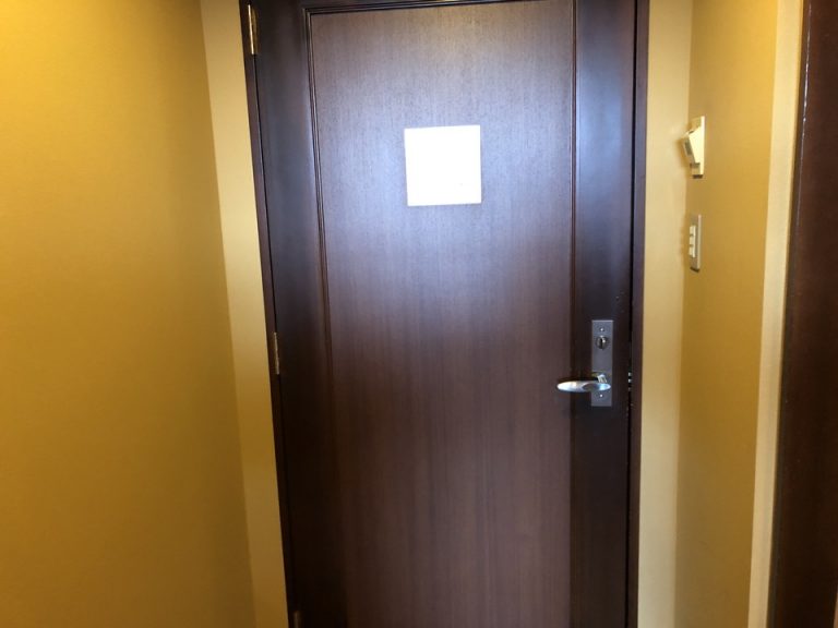 客室内ドア