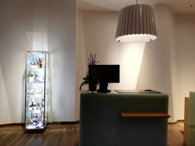 フロントカウンター