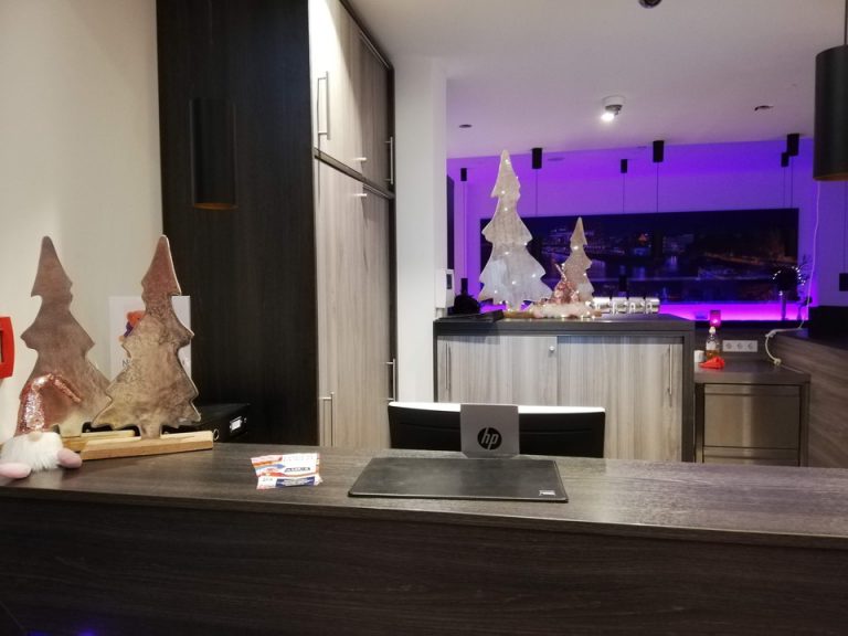 フロントカウンター