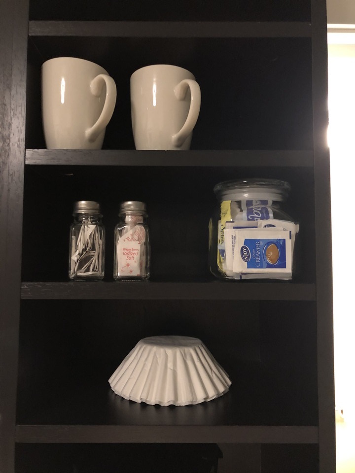 コップやシュガーも備え付け