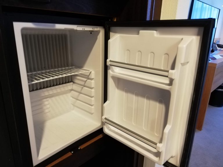 冷蔵庫(開けた状態)2