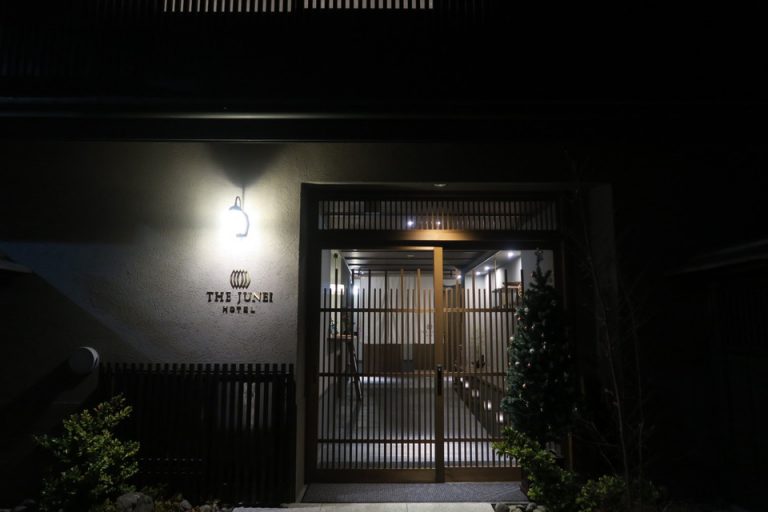 エントランス外観