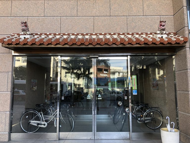 エントランス外観