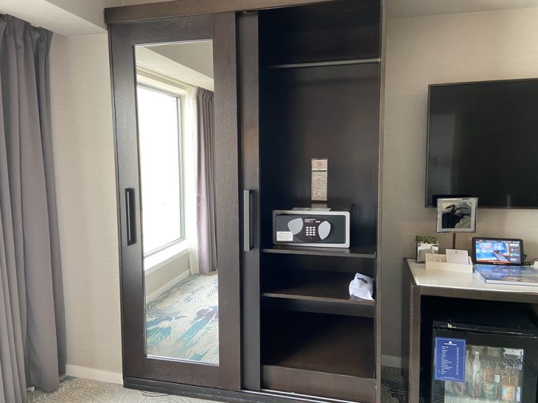 クローゼット 右側