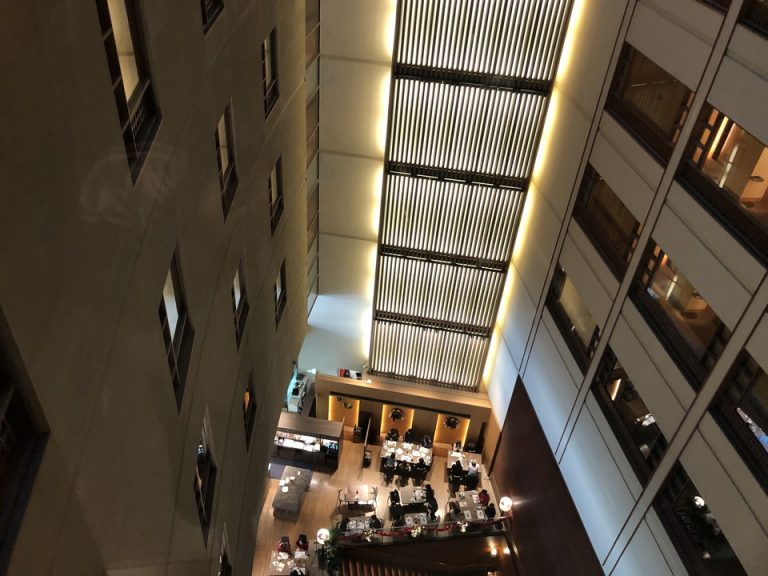 吹き抜け 上から