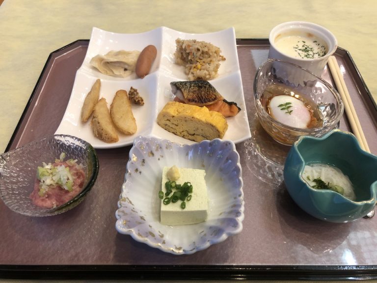 朝食バイキング