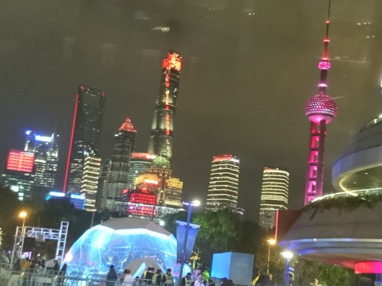 スターバックスリザーブ店内からの夜景