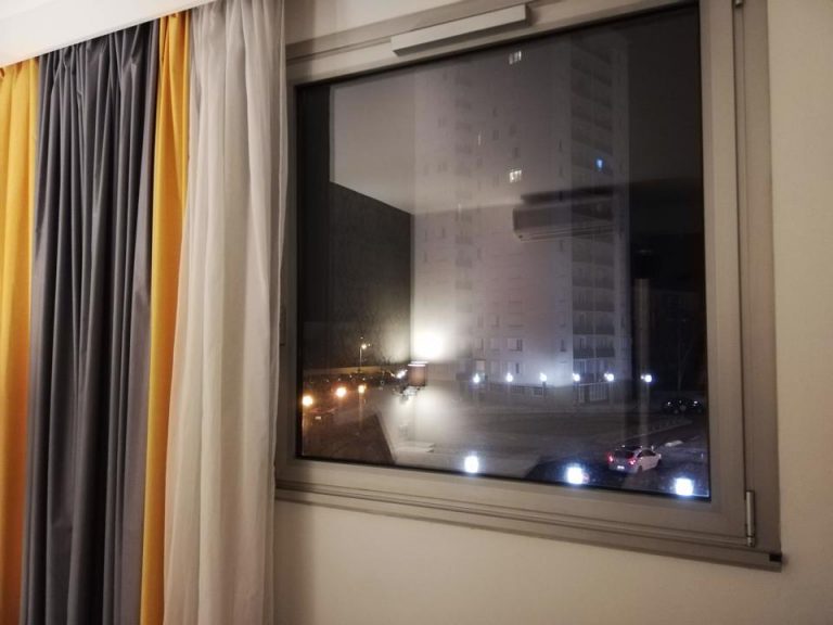 客室窓