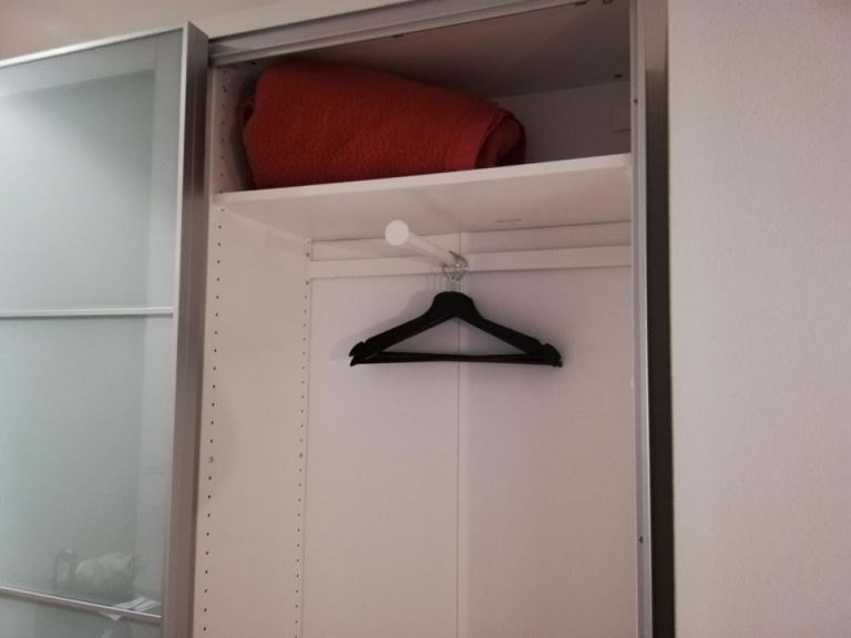 クローゼット外観(開けた状態)1