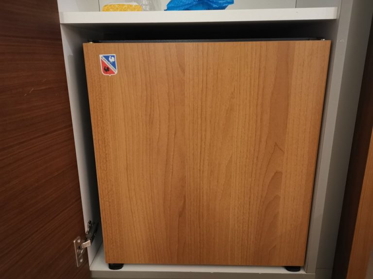 冷蔵庫(閉じた状態)