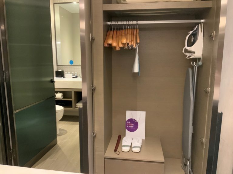 クローゼット内