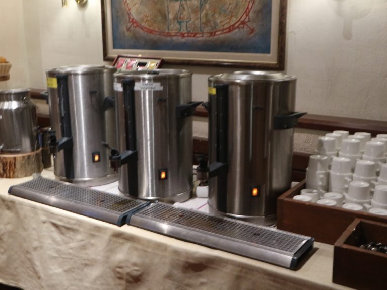 朝食ブュッフェのドリンク