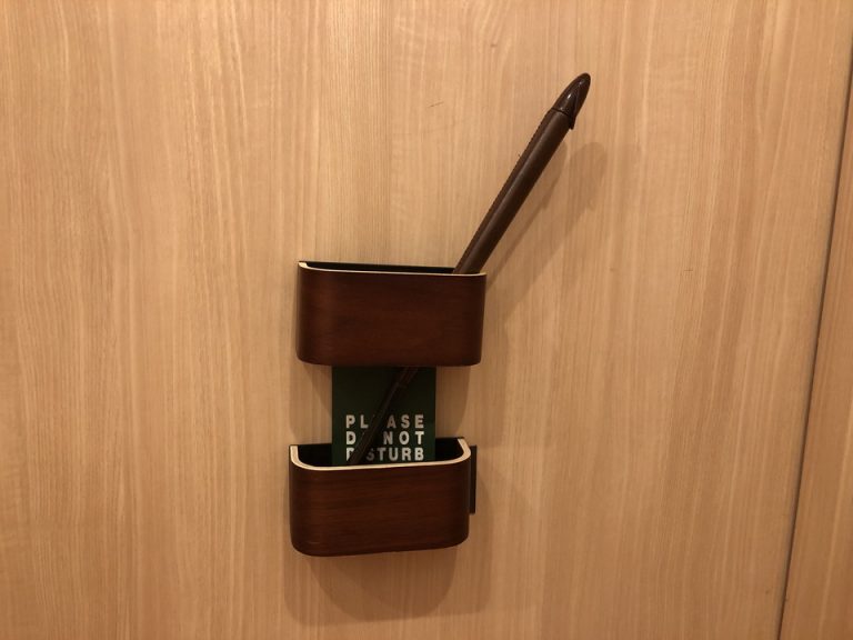 客室ドア内観(3)