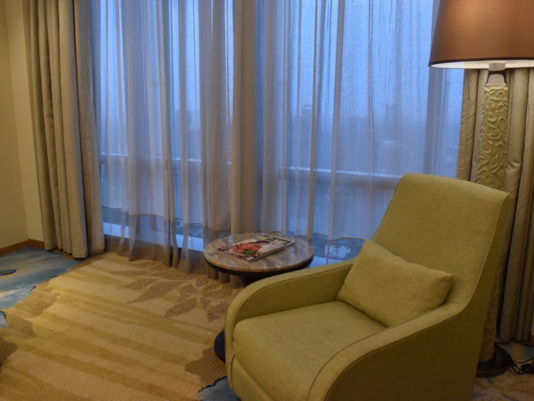 ソファリビングルーム02