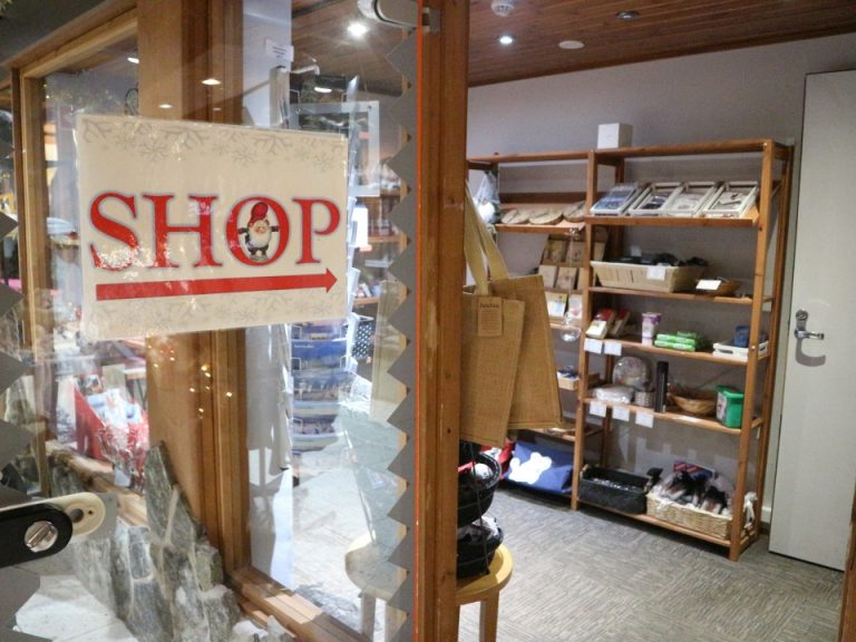 ホテル内のお土産屋さん