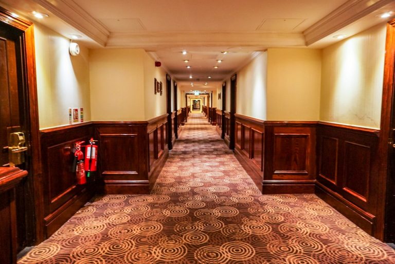 客室階の廊下です