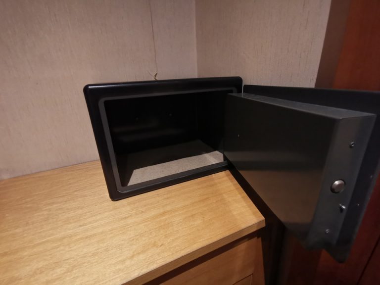 セーフティーボックス(開けた状態)