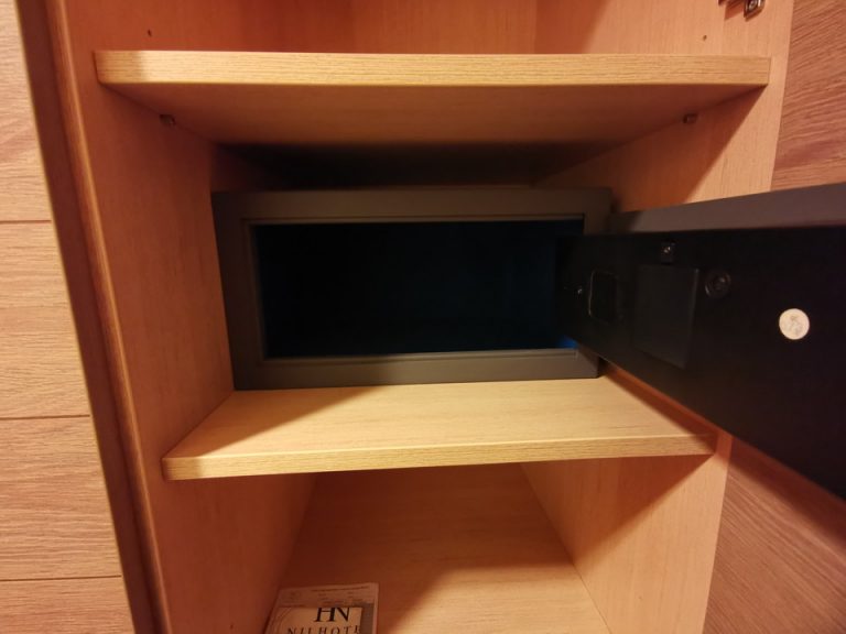 セーフティーボックス(開けた状態)