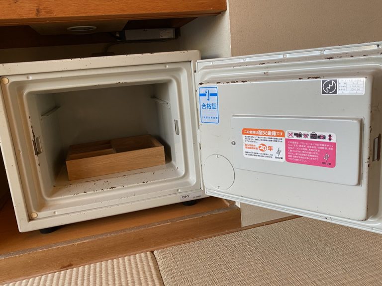 セーフティーボックス(開けた状態)