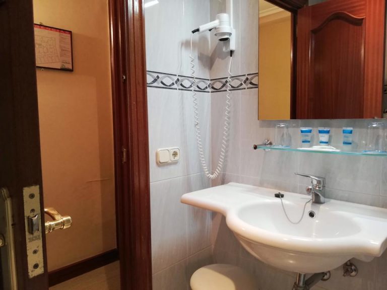 バスルーム内から入口2