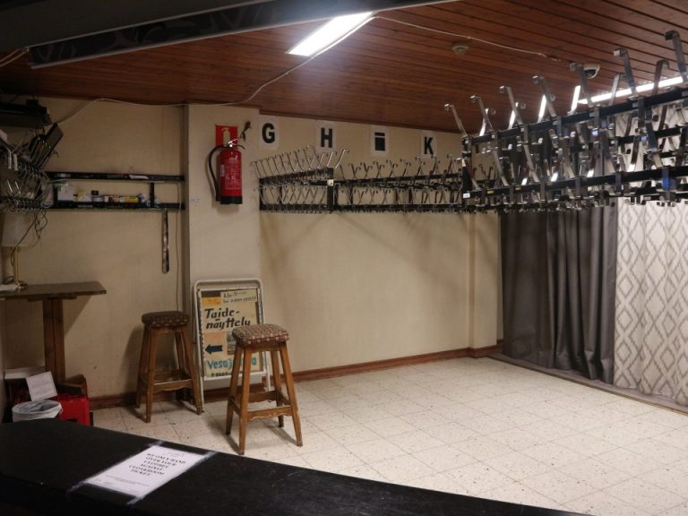 フロント横にスキー板の預け場所がありました。