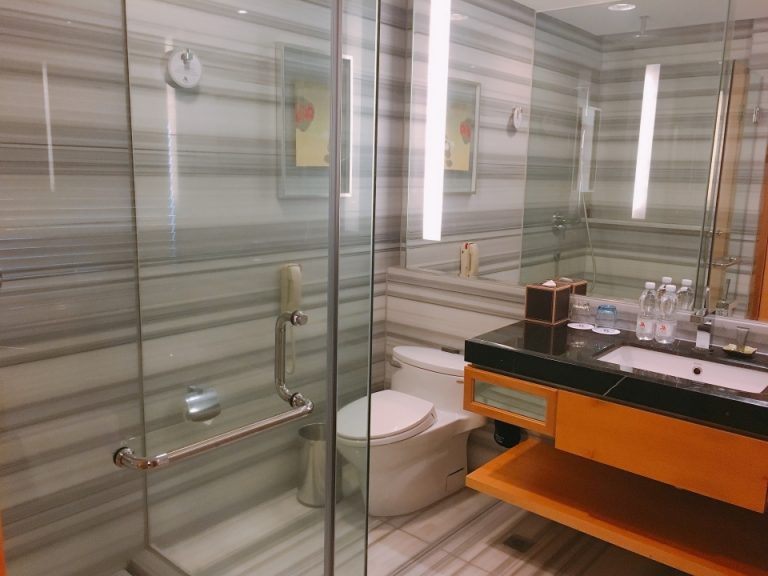 バスルーム全体