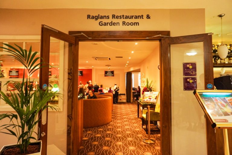 朝食会場の入り口です