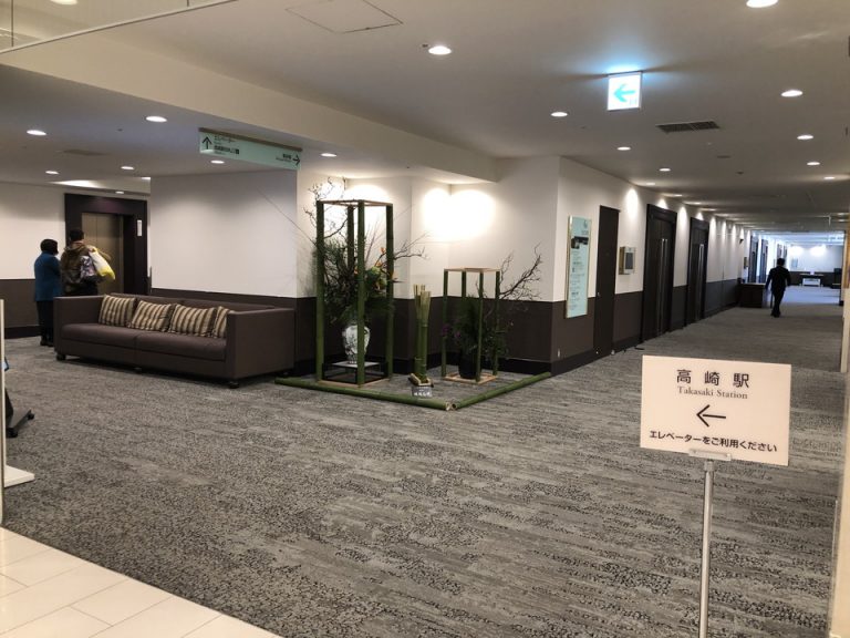 6Fフロントロビーから駅ビルのエレベーター方向