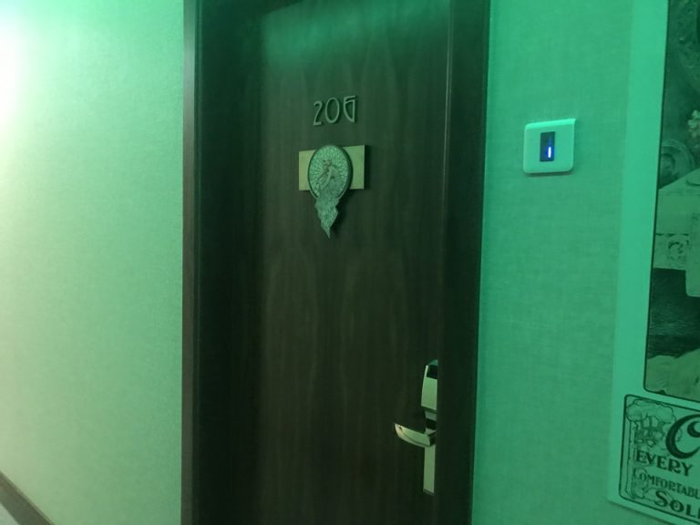 部屋入り口 全体図