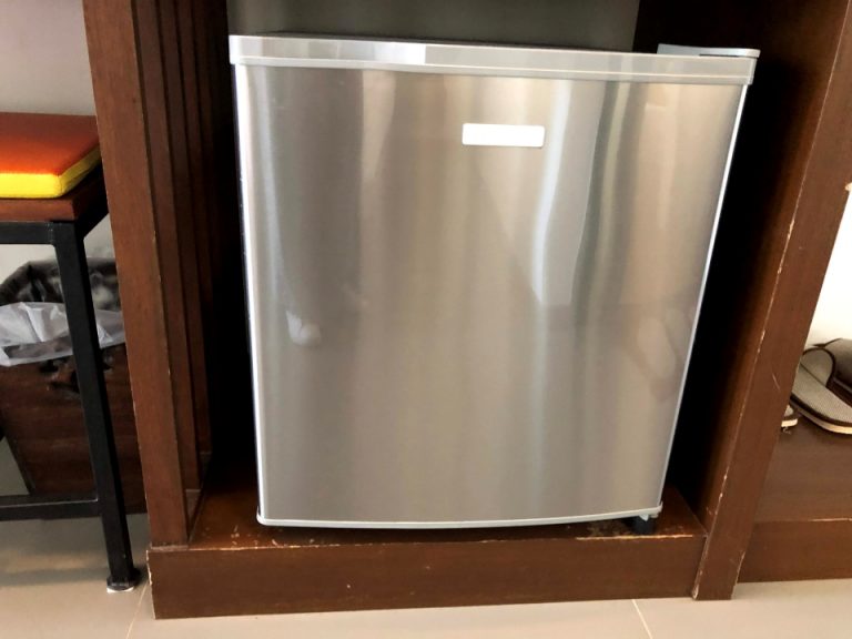 冷蔵庫(閉じた状態)