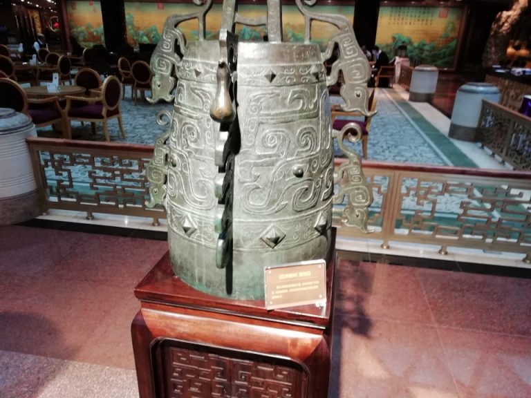 ロビーにある春秋時代の青銅器2
