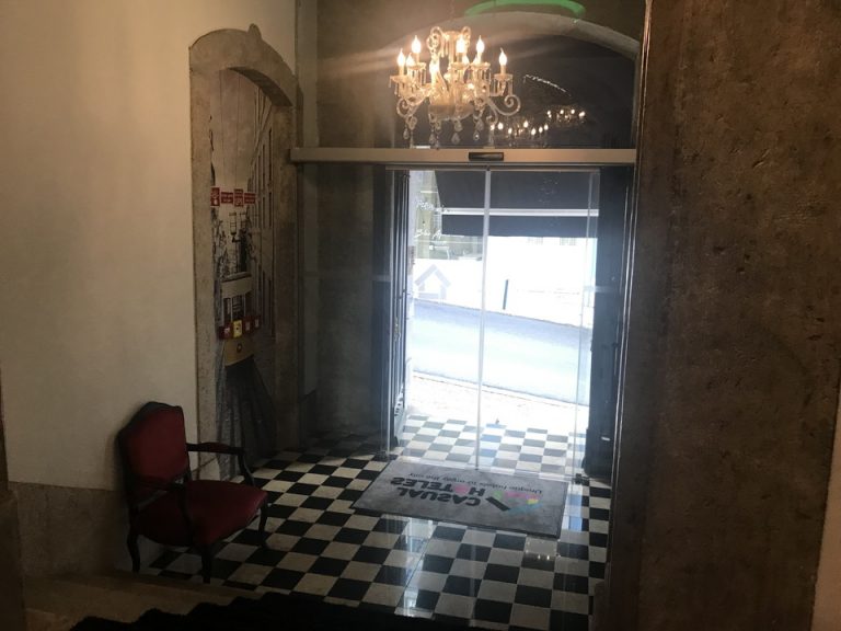 ホテル側からの入り口2