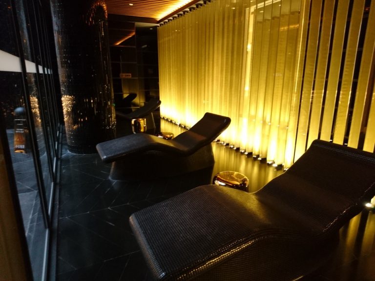 更衣室内ホットチェアー