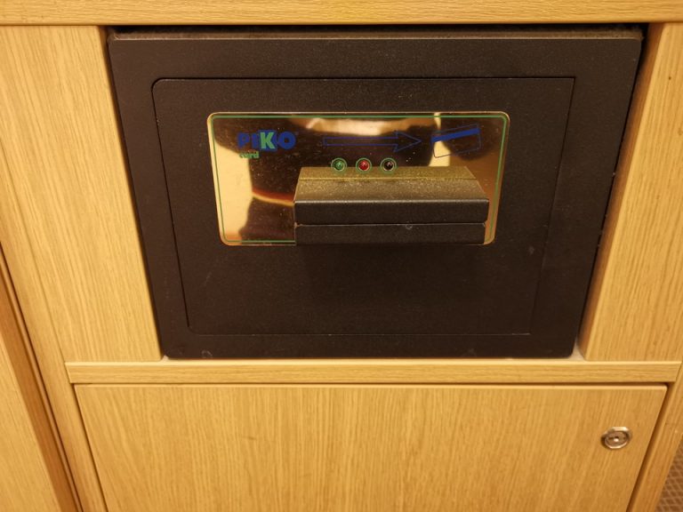 セーフティーボックス(閉じた状態)