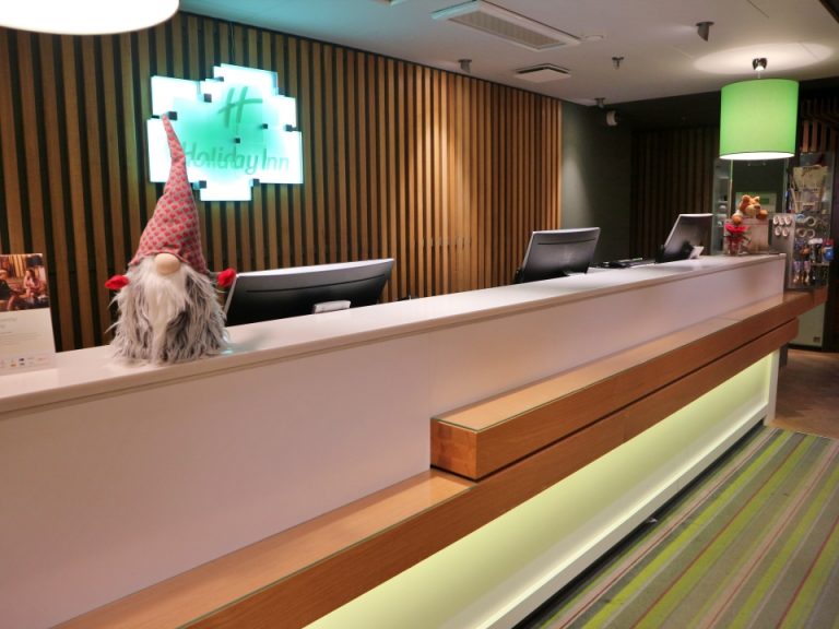 フロントデスク