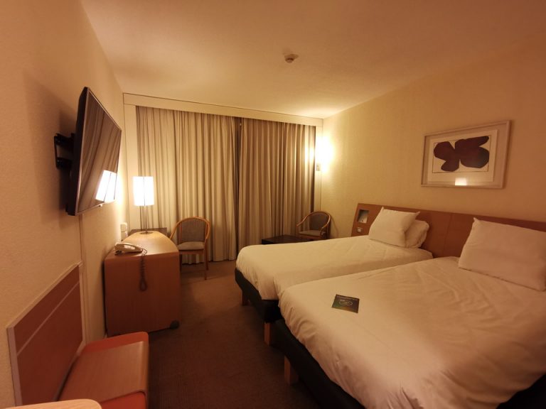 客室全体(入口から)