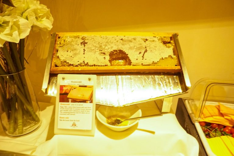 ヨーグルトコーナーにあった蜂蜜です