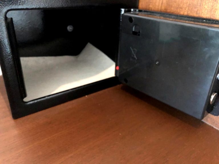 セーフティーボックス(開けた状態)