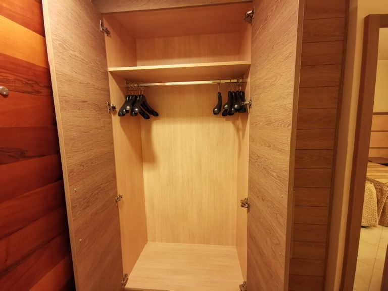 クローゼット(開けた状態)