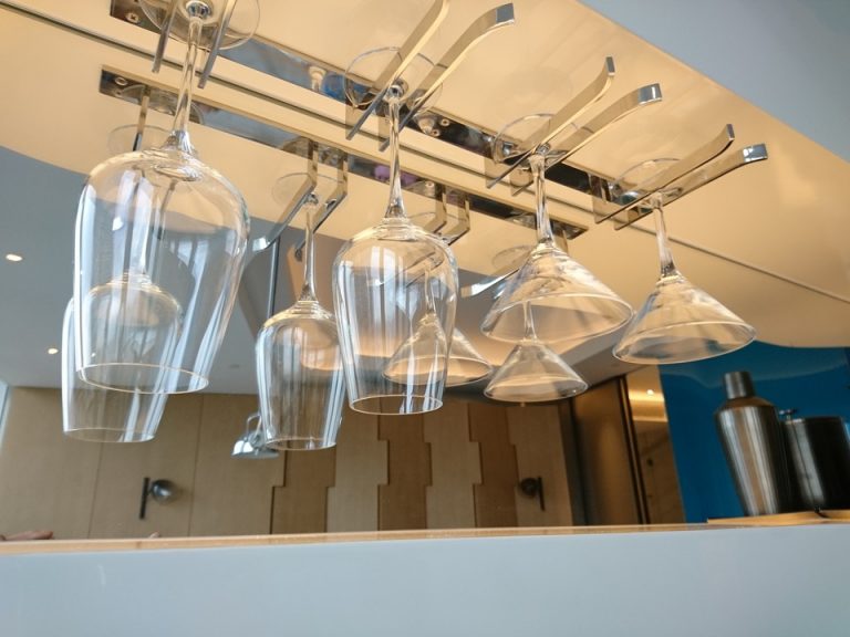 ミニバーのグラス