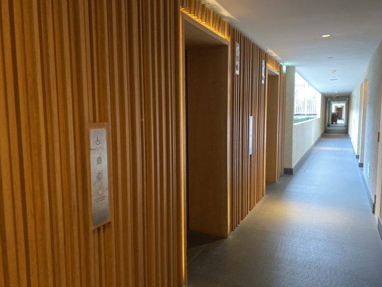 エレベーターホール客室階 (1)