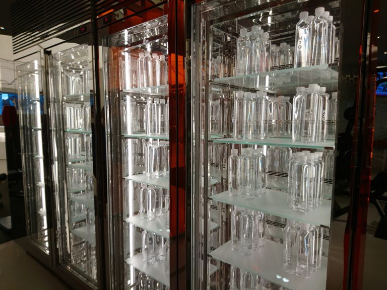 ジム内ドリンクコーナー