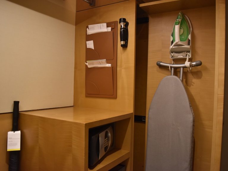 クローゼット内部(ウォークイン)